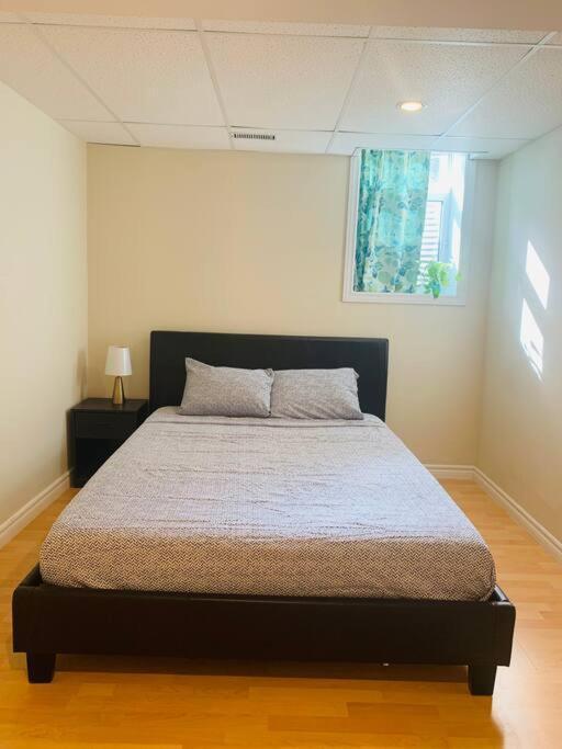 Finished 2 Bedroom Apartment In An Upscale Area Of Ajax Kültér fotó