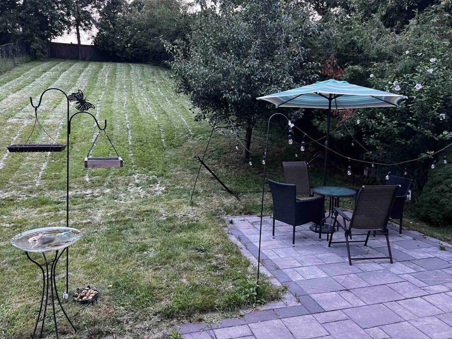 Finished 2 Bedroom Apartment In An Upscale Area Of Ajax Kültér fotó