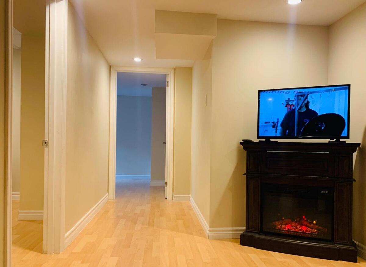 Finished 2 Bedroom Apartment In An Upscale Area Of Ajax Kültér fotó
