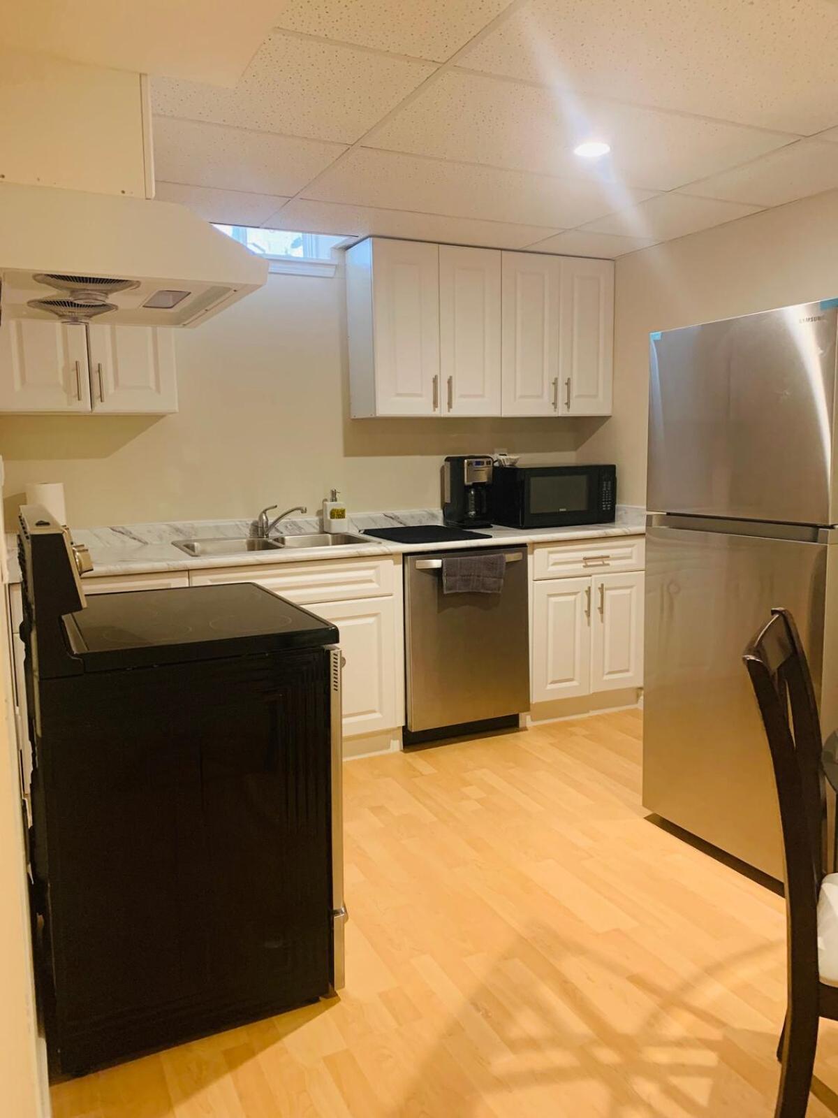 Finished 2 Bedroom Apartment In An Upscale Area Of Ajax Kültér fotó
